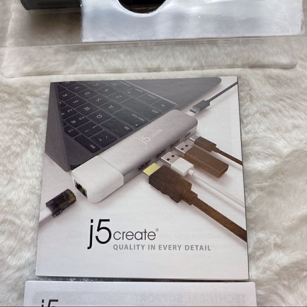 J Create Ultra Drive Minidock For Surface Pro 7 - Picture 5 of 11